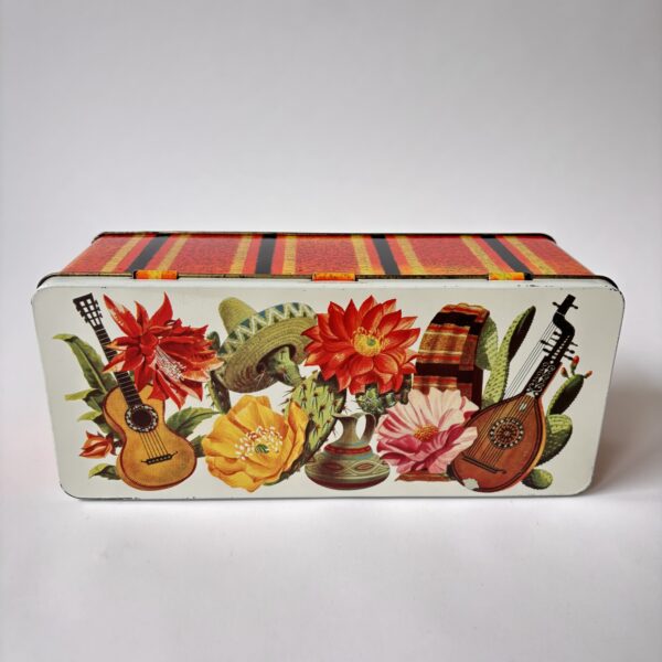 Bewaarblik ( scharnierend dekel) met een Mexicaans thema - afmeting 22x9,5x8 cm (5) Bewaarblik ( scharnierend dekel) met een Mexicaans thema - afmeting 22x9,5x8 cm (5)