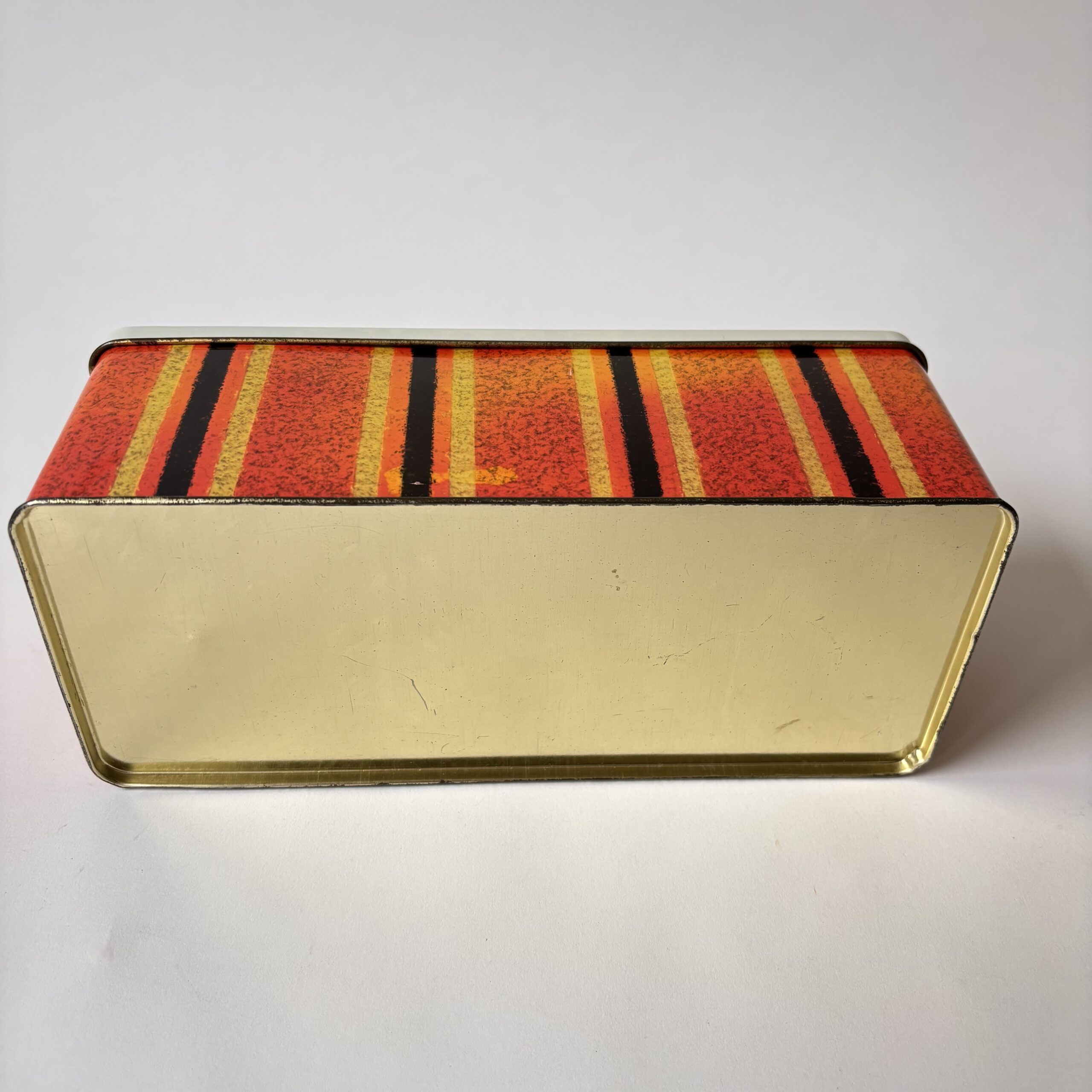 Bewaarblik ( scharnierend dekel) met een Mexicaans thema – afmeting 22×9,5×8 cm (6) Bewaarblik ( scharnierend dekel) met een Mexicaans thema – afmeting 22×9,5×8 cm (6)