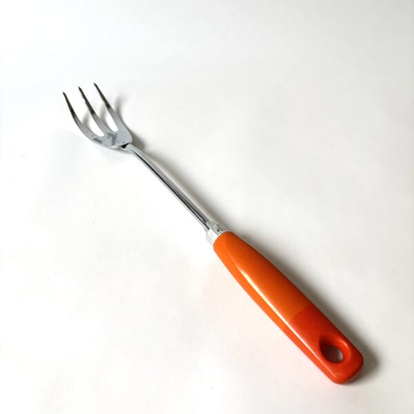 Vleesvork Skyline chrome - kleur oranje - lengte 32 cm (1) Vintage vleesvork Skyline chrome in 2-kleuren oranje