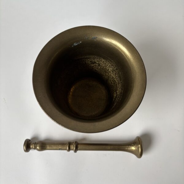 Bronzen (apothekers) vijzel met bijbehorende stamper met de inscriptie 1914-1916 (6)