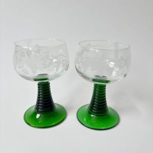 Vintage wijnglazen / moezelglazen France met groene voet