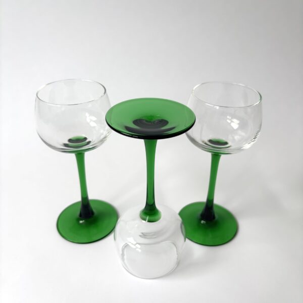 Wijnglazen Luminarc France - inhoud 125 ml - hoogte 16,5 cm - 3 stuks (3) Wijnglazen Luminarc France - inhoud 125 ml - hoogte 16,5 cm - 3 stuks (3)