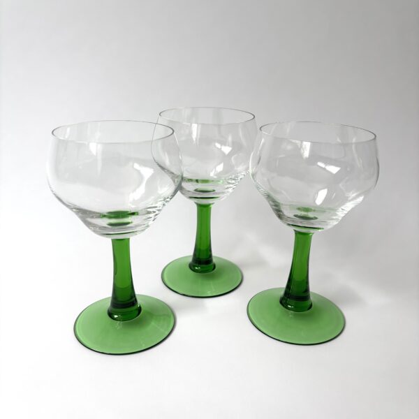 Wijnglazen met groene voet - inhoud 200 ml - hoogte 15 cm - 3 stuks (1) Vintage moezel – wijnglazen met groene voet