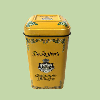 Vintage okergeel blik van de Ruijter’s voor Gestampte Muisjes uit de jaren 70