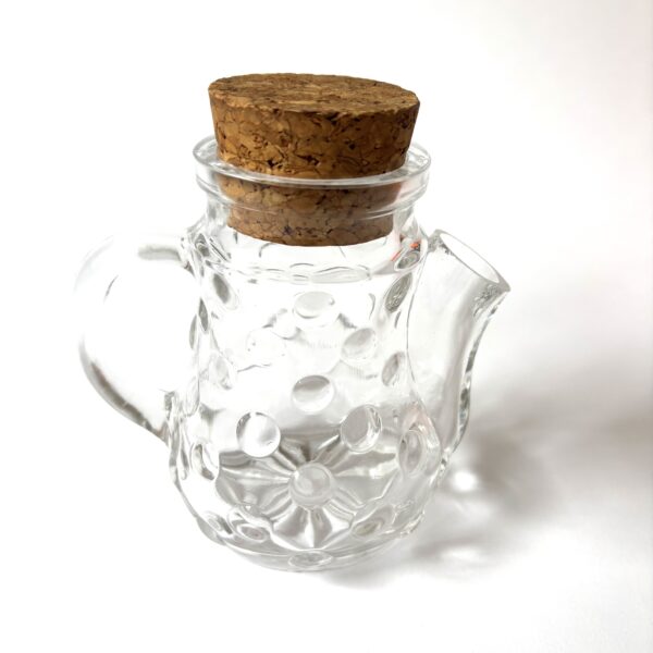 Pindastrooier van glas met kurk - hoogte 13 cm (1) Vintage glazen pindastrooier/pindadispenser met kurken dop