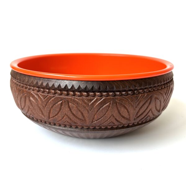 Snackschaal Emsa - kleur bruin-oranje - diameter 22 cm - hoogte 9 cm (1) Vintage kunststof snackschaal van Emsa met een oranje binnenzijde en een houtlook buitenkant uit de jaren 70