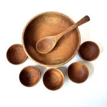 Vintage houten snackschaal met lepel en vijf kleinere schaaltjes