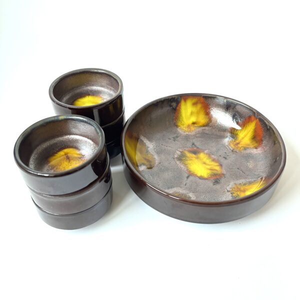 Snackset Fat Lava (7-delig) - bruin-geel keramiek - diameter 17 en 7,5 cm (3) Snackset Fat Lava (7-delig) - bruin-geel keramiek - diameter 17 en 7,5 cm (3)