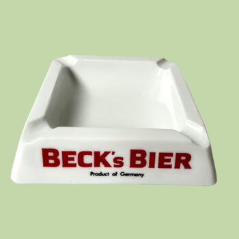 Vintage vierkant Beck's Bier asbak gemaakt van zwaar wit opaline/melkglas uit de jaren 70