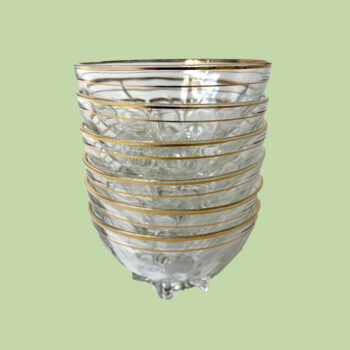 Vintage glazen schaaltjes met goudkleurige rand ter decoratie